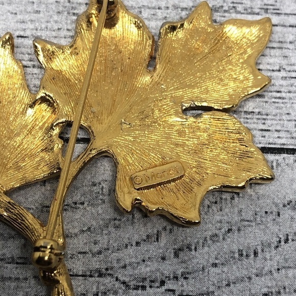 Vintage Monet double leaf large brooch statement - Picture 3 of 4